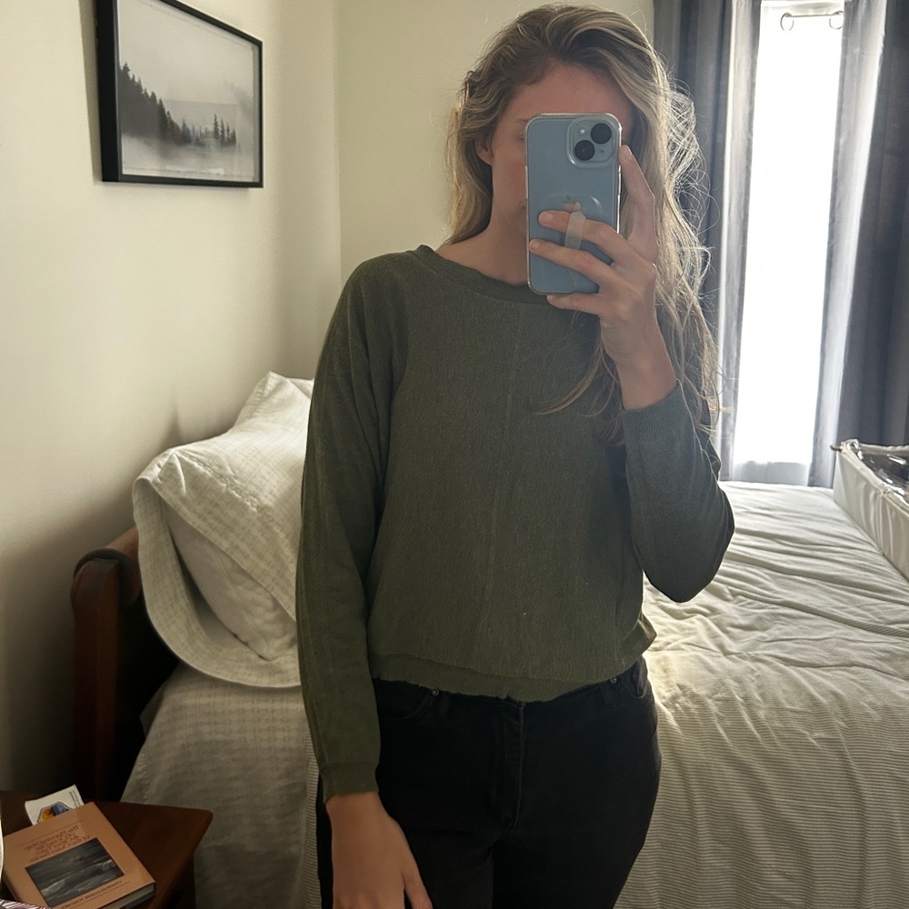 Billabong lightweight olive green sweater